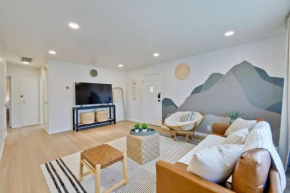 MJ Charming 2B1B Duplex AC Walk to Shopping 1889